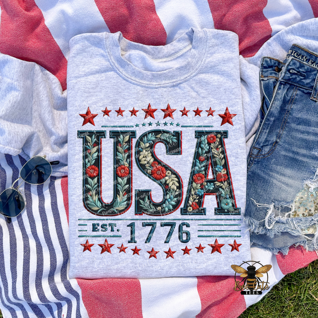 Sport grey sweatshirt with 'USA' design on a flag background