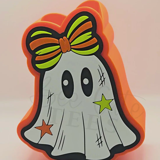 a video representation of how the boo ghost soap holder works.